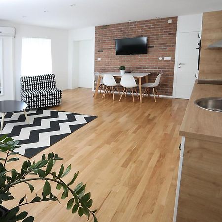 Home Apartmani I Sobe 오시예크 외부 사진