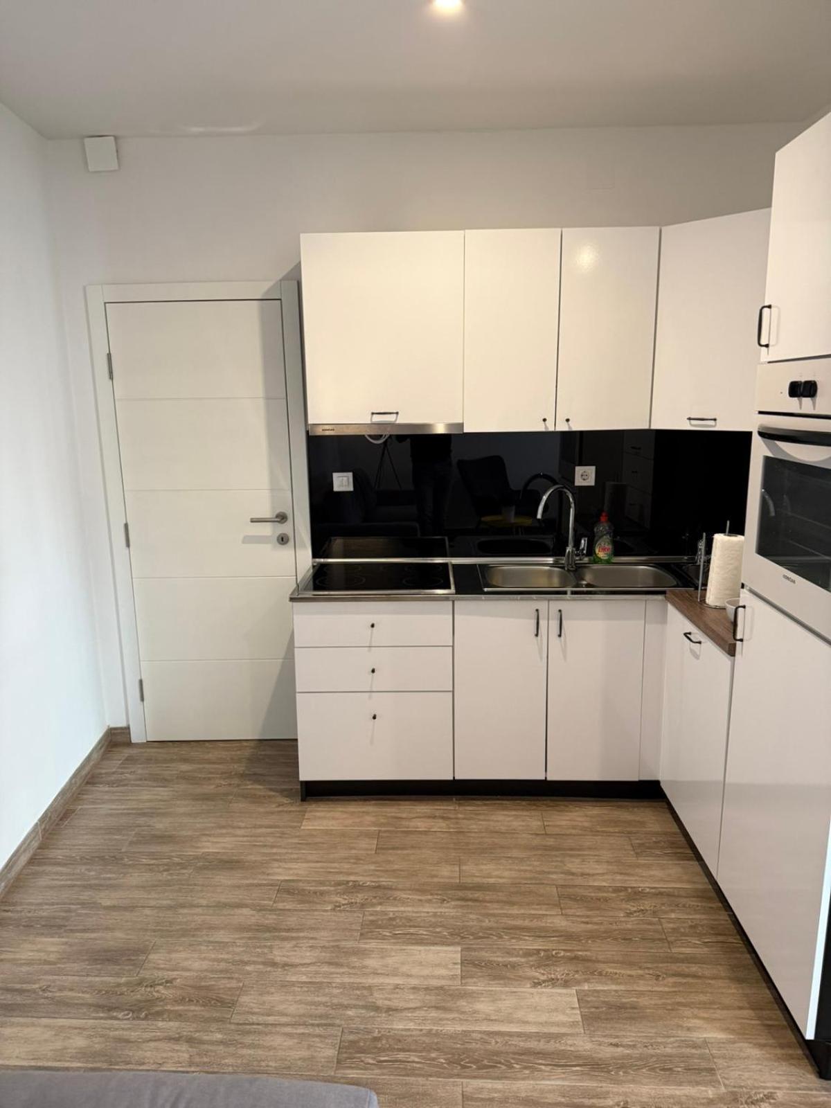 Home Apartmani I Sobe 오시예크 외부 사진
