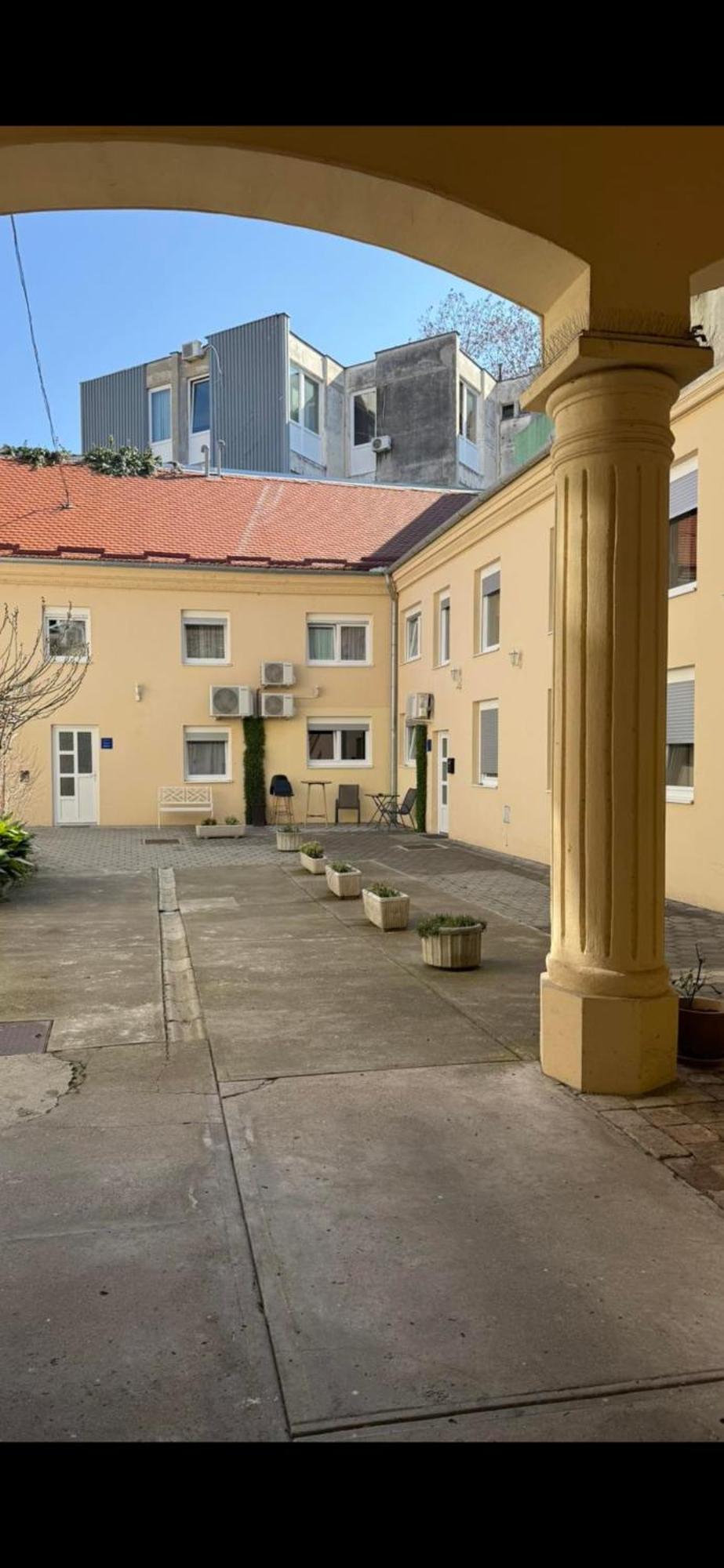 Home Apartmani I Sobe 오시예크 외부 사진