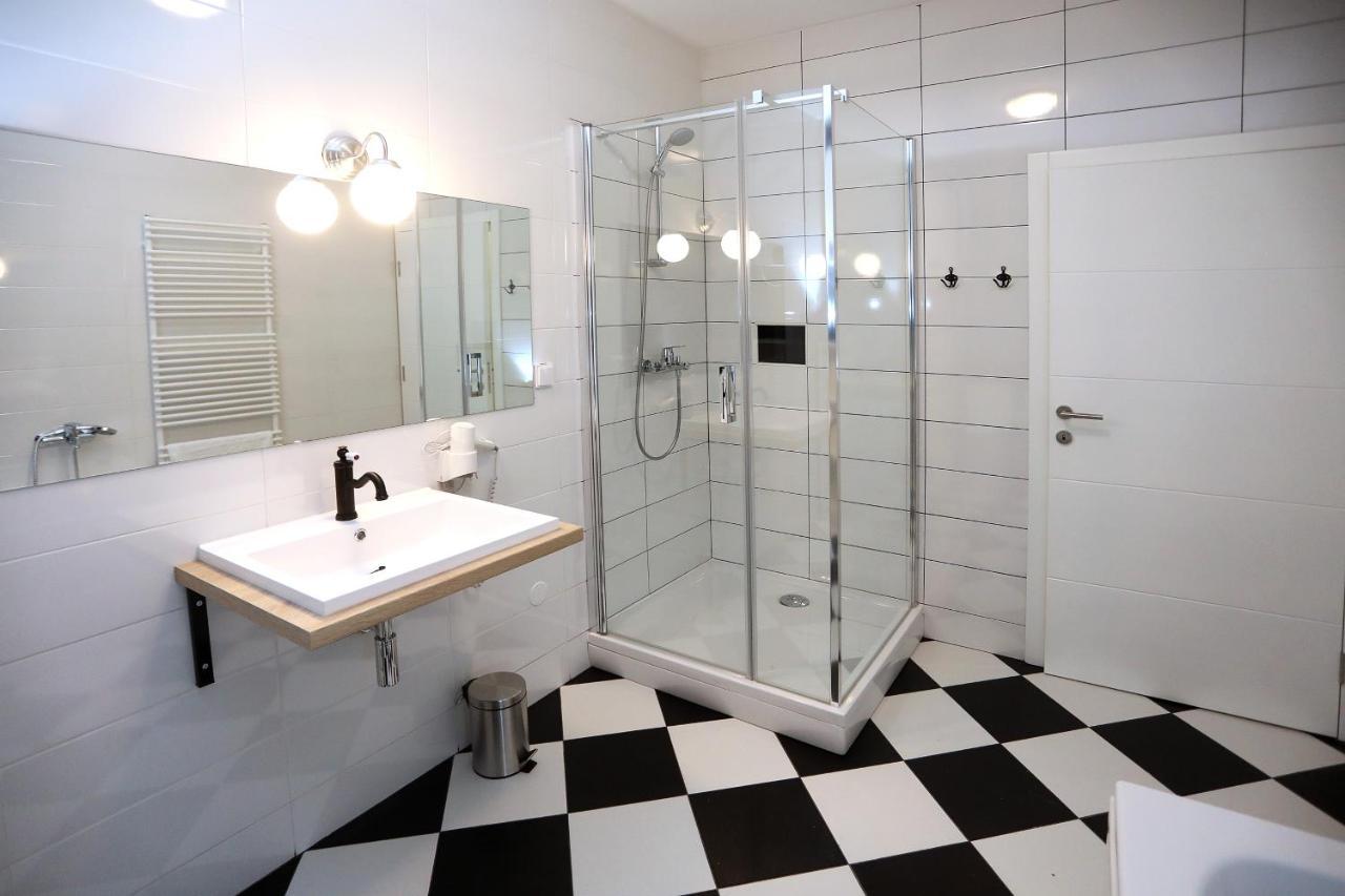 Home Apartmani I Sobe 오시예크 외부 사진