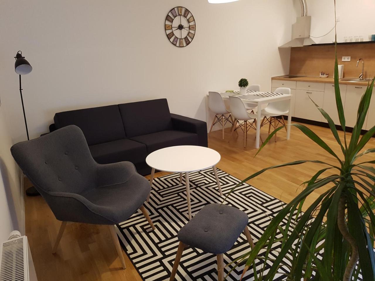 Home Apartmani I Sobe 오시예크 외부 사진